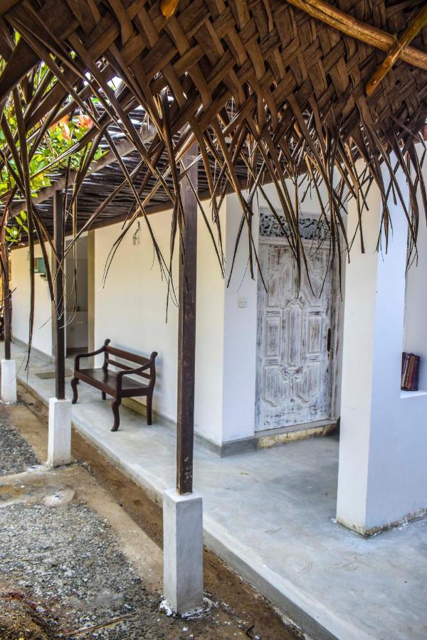 A Pousada Bunk 15 Hiriketiya Dikwella Exterior foto
