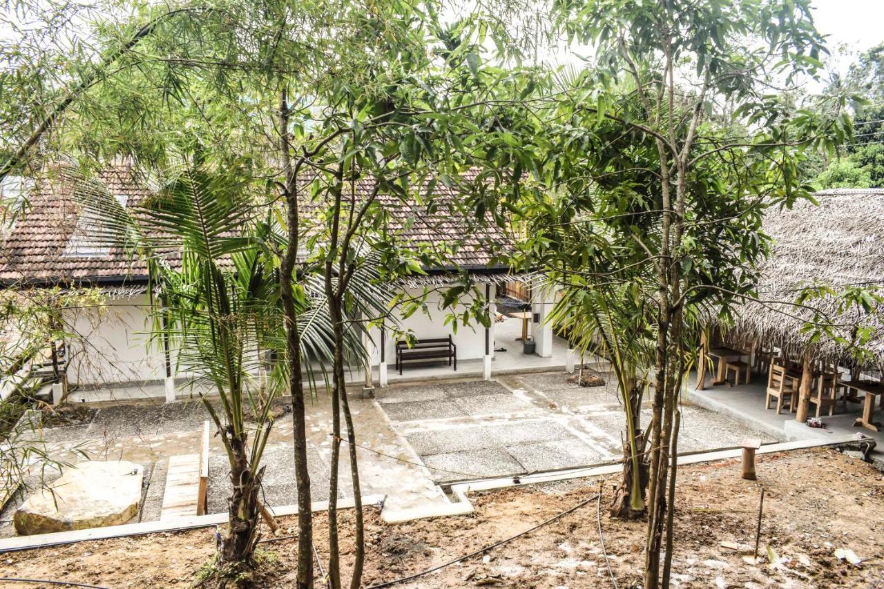 A Pousada Bunk 15 Hiriketiya Dikwella Exterior foto