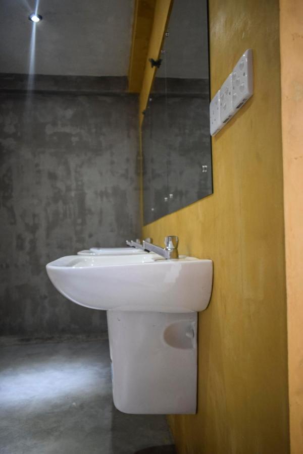 A Pousada Bunk 15 Hiriketiya Dikwella Exterior foto